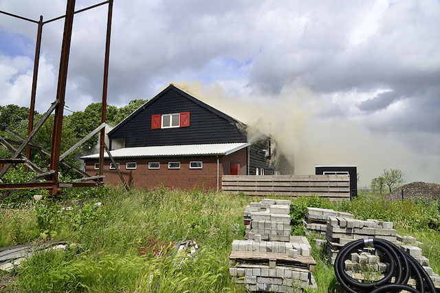 2019/124/20190608-14u18 GB 010 Grote brand Sloterweg.jpg